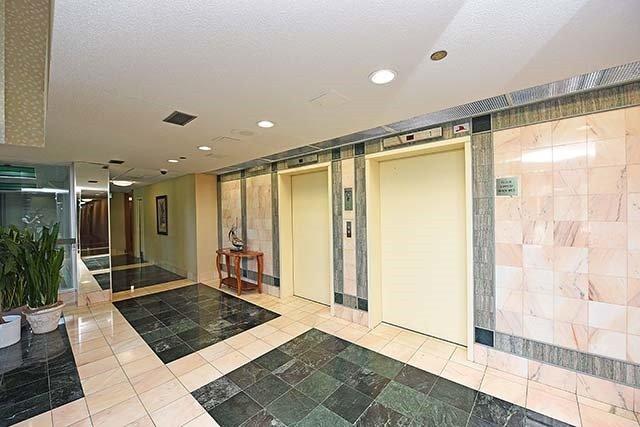 1208 - 310 Mill St S, Condo with 1 bedrooms, 2 bathrooms and 1 parking in Brampton ON | Image 3