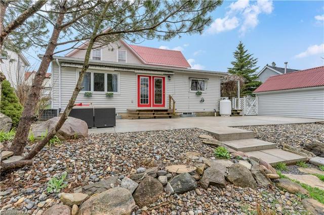 28 Choctaw Ridge Street, House detached with 2 bedrooms, 2 bathrooms and 3 parking in Stone Mills ON | Image 50