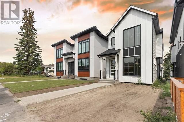 2446 23 Street Nw, House detached with 4 bedrooms, 3 bathrooms and 2 parking in Calgary AB | Image 3