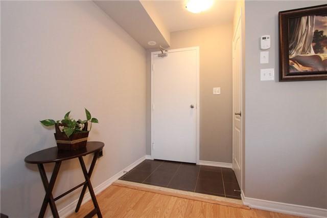 09 - 15 Hays Blvd, Townhouse with 2 bedrooms, 2 bathrooms and 1 parking in Oakville ON | Image 3