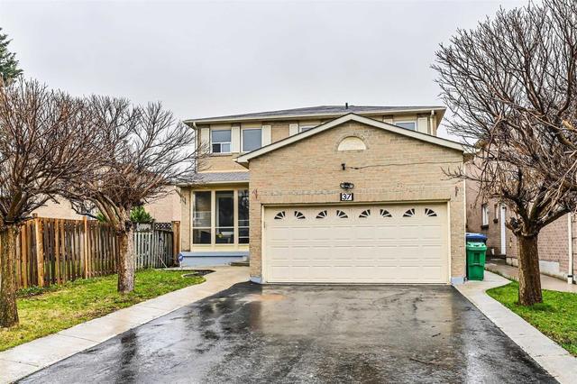 37 Clydesdale Circ, House detached with 4 bedrooms, 4 bathrooms and 6 parking in Brampton ON | Image 1