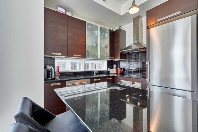 1605 - 21 Balmuto St, Condo with 1 bedrooms, 1 bathrooms and 0 parking in Toronto ON | Image 20