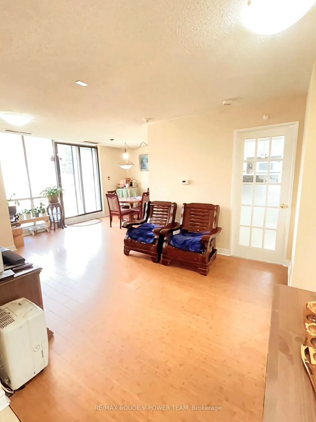 108 - 10 Stonehill Crt, Condo with 2 bedrooms, 2 bathrooms and 1 parking in Toronto ON | Image 7
