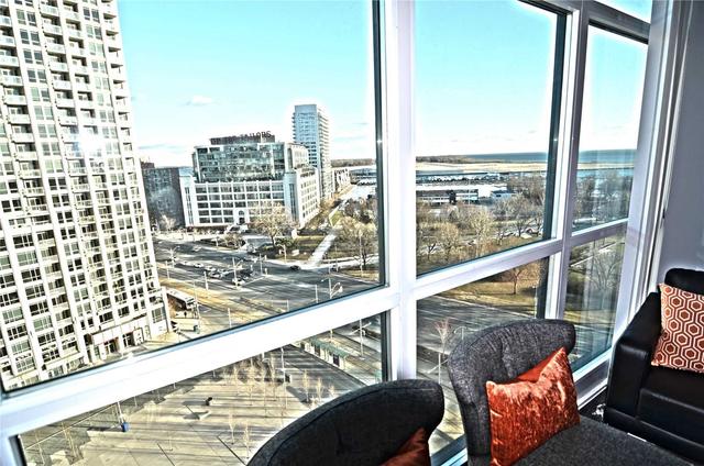 1302 - 215 Fort York Blvd, Condo with 2 bedrooms, 2 bathrooms and 1 parking in Toronto ON | Image 4