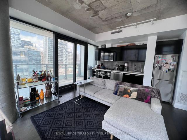 1001 - 224 King St W, Condo with 1 bedrooms, 1 bathrooms and 0 parking in Toronto ON | Image 13
