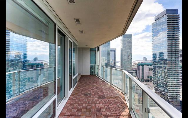 2703 - 180 University Ave, Condo with 1 bedrooms, 2 bathrooms and 1 parking in Toronto ON | Image 17