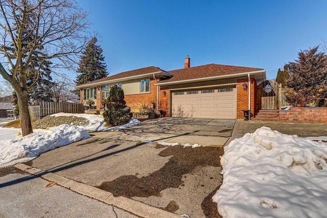 108 George Anderson Dr, House detached with 3 bedrooms, 2 bathrooms and 3 parking in Toronto ON | Image 2
