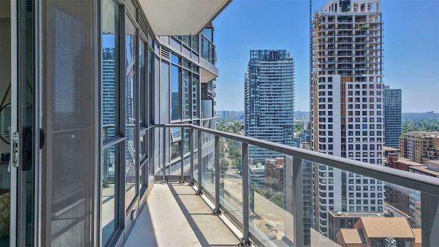 2502 - 30 Roehampton Ave, Condo with 2 bedrooms, 2 bathrooms and 0 parking in Toronto ON | Image 12
