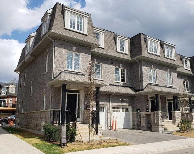 13 Pomarine Way, House attached with 3 bedrooms, 4 bathrooms and 2 parking in Brampton ON | Card Image