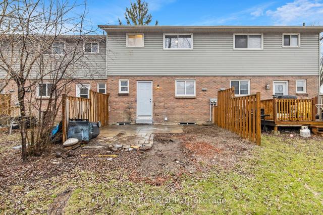 140 Rosemund Cres, Townhouse with 3 bedrooms, 2 bathrooms and 1 parking in Kingston ON | Image 19