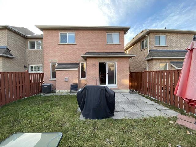 95 Oceanpearl Cres, House detached with 4 bedrooms, 3 bathrooms and 3 parking in Whitby ON | Image 11