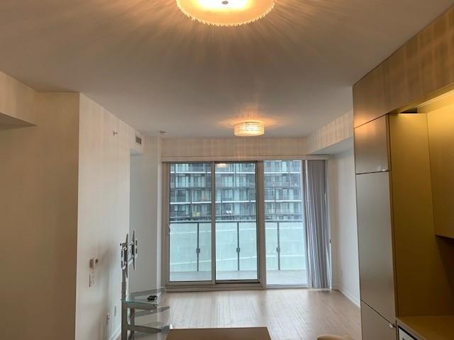 3612 - 101 Peter St, Condo with 1 bedrooms, 1 bathrooms and 1 parking in Toronto ON | Image 8