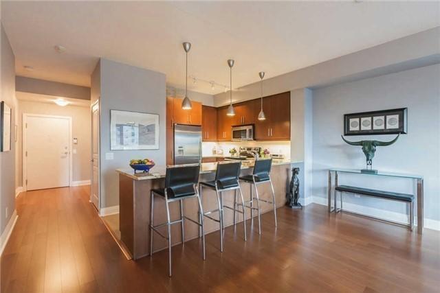 701 - 1 Hurontario St, Condo with 2 bedrooms, 2 bathrooms and 1 parking in Mississauga ON | Image 4