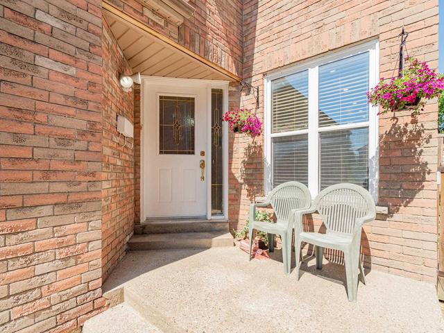 48 Natalie Crt, House detached with 4 bedrooms, 3 bathrooms and 6 parking in Brampton ON | Image 10