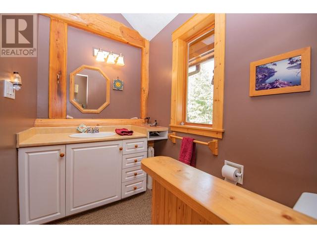 1195 Sugar Lake Road, House detached with 2 bedrooms, 2 bathrooms and 15 parking in North Okanagan E BC | Image 27