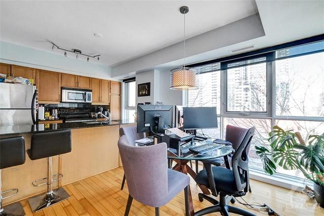 404 - 445 Laurier Avenue W, Condo with 2 bedrooms, 2 bathrooms and 1 parking in Ottawa ON | Image 13