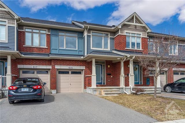 605 Spring Valley Drive, Townhouse with 3 bedrooms, 2 bathrooms and 3 parking in Ottawa ON | Image 2