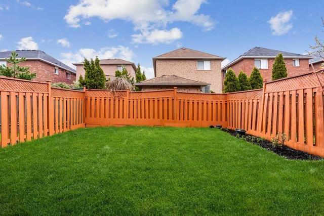 7018 Guildhall Crt, House semidetached with 3 bedrooms, 4 bathrooms and 3 parking in Mississauga ON | Image 17