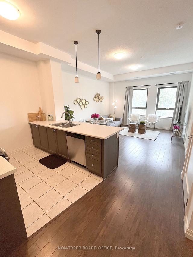 112 King St E, Condo with 1 bedrooms, 1 bathrooms and 1 parking in Hamilton ON | Image 2