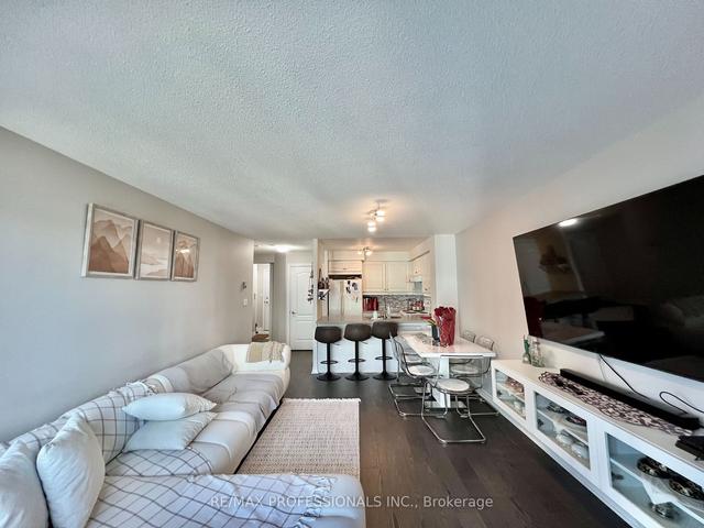 920 - 2111 Lake Shore Blvd W, Condo with 1 bedrooms, 1 bathrooms and 1 parking in Toronto ON | Image 3