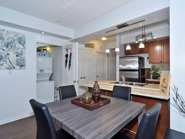 2060 - 3047 Finch Ave W, Townhouse with 2 bedrooms, 2 bathrooms and 1 parking in Toronto ON | Image 6