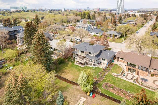 2203 12 Avenue Nw, House detached with 4 bedrooms, 3 bathrooms and 6 parking in Calgary AB | Image 5