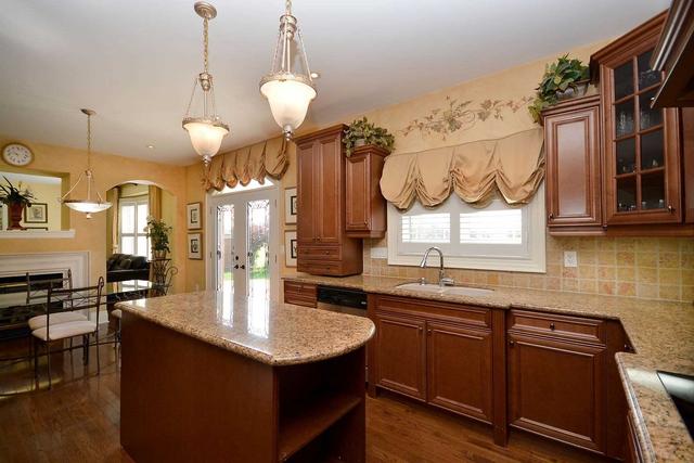 7 Richgrove Dr, House detached with 4 bedrooms, 4 bathrooms and 6 parking in Brampton ON | Image 2