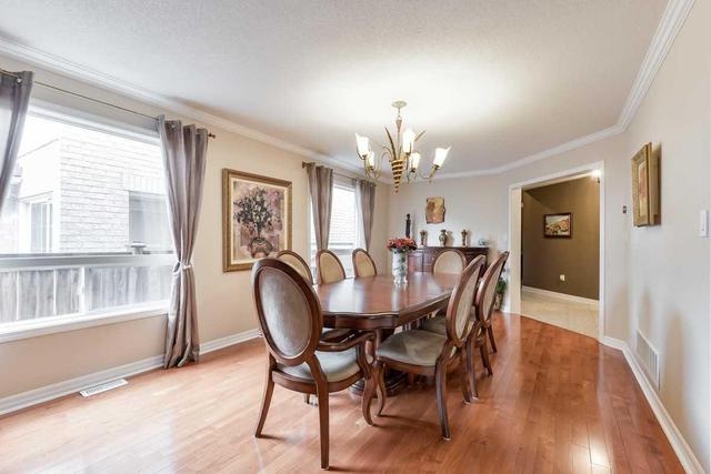7 Alyssum Crt, House detached with 4 bedrooms, 4 bathrooms and 4 parking in Richmond Hill ON | Image 4