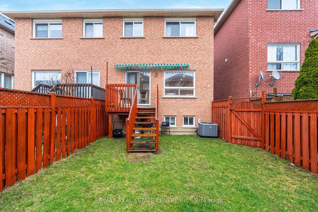 5947 Stonebriar Cres, House semidetached with 3 bedrooms, 4 bathrooms and 3 parking in Mississauga ON | Image 31