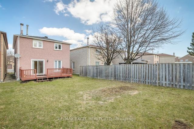 36 Hainsworth Crt, House attached with 3 bedrooms, 4 bathrooms and 6 parking in Markham ON | Image 30