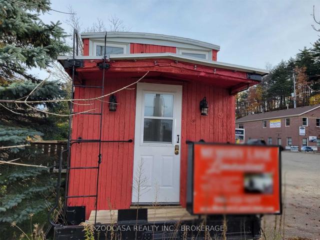 caboose - 43 Main St E, House detached with 0 bedrooms, 0 bathrooms and 1 parking in Milton ON | Image 1