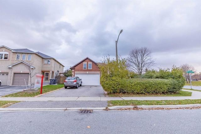 1 Trailridge Dr, House detached with 2 bedrooms, 2 bathrooms and 3 parking in Brampton ON | Image 1