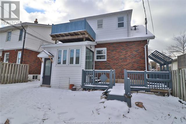 2260 Cadillac #Upper, House detached with 2 bedrooms, 1 bathrooms and null parking in Windsor ON | Card Image