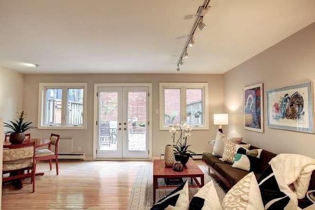 365 Albany Ave, Townhouse with 2 bedrooms, 1 bathrooms and 1 parking in Toronto ON | Image 16