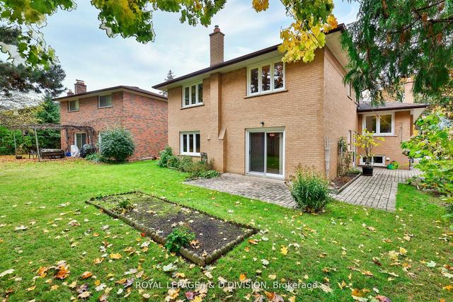 29 Longfield Rd, House detached with 4 bedrooms, 3 bathrooms and 6 parking in Toronto ON | Image 24