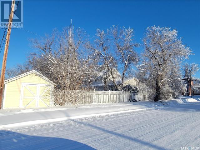 313 Main Street, House detached with 3 bedrooms, 2 bathrooms and null parking in Wilkie SK | Image 29