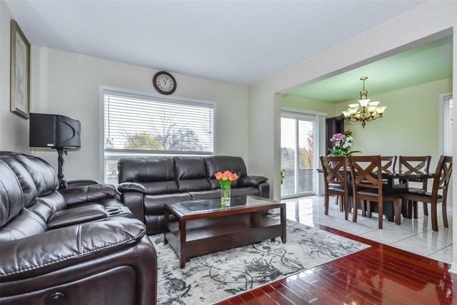 87 Milson Cres, House detached with 3 bedrooms, 4 bathrooms and 2 parking in Guelph ON | Image 2