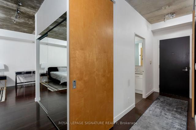 lph18 - 1 Shaw St, Condo with 2 bedrooms, 2 bathrooms and 1 parking in Toronto ON | Image 12