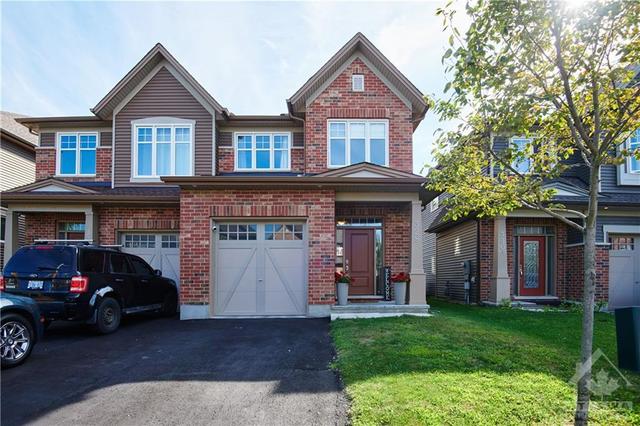 328 Gracewood Crescent, Home with 3 bedrooms, 3 bathrooms and 3 parking in Ottawa ON | Image 1