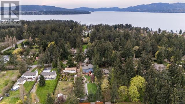 600 Cromar Rd, House detached with 5 bedrooms, 3 bathrooms and 4 parking in North Saanich BC | Image 32