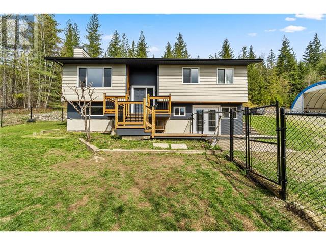 6823 Charleson Road, House detached with 4 bedrooms, 2 bathrooms and null parking in Columbia Shuswap F BC | Image 46