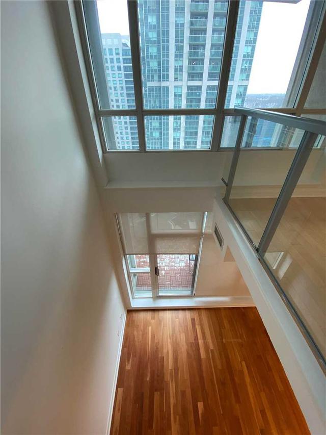 909 - 1 Avondale Ave, Condo with 1 bedrooms, 2 bathrooms and 1 parking in Toronto ON | Image 25