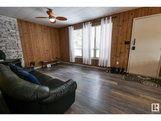 803 8 St, House detached with 3 bedrooms, 1 bathrooms and null parking in Norris Beach AB | Image 18