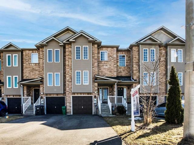 58 Dunlop Crt, House attached with 3 bedrooms, 3 bathrooms and 3 parking in Brampton ON | Image 1
