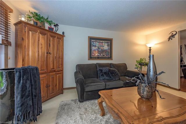 23 Huron Green, House detached with 3 bedrooms, 2 bathrooms and 3 parking in London ON | Image 4