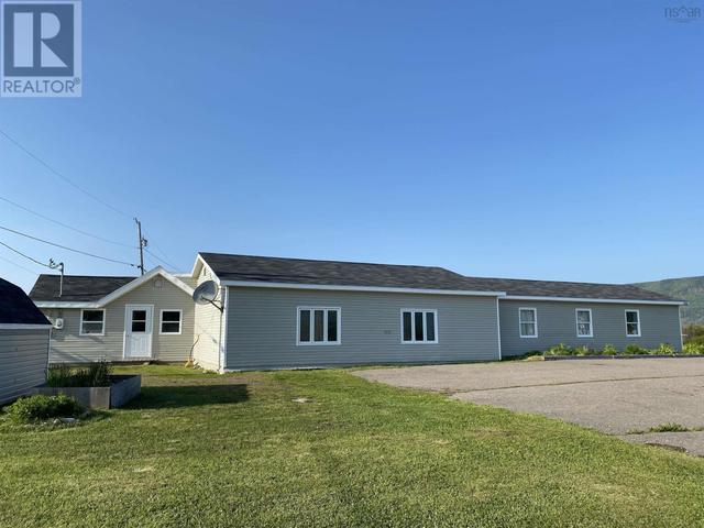 15877 Cabot Trail, House detached with 9 bedrooms, 2 bathrooms and null parking in Inverness, Subd. A NS | Image 1