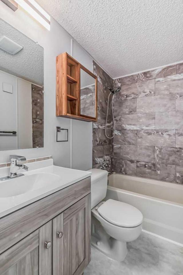 396 - 3223 83 Street Nw, Home with 3 bedrooms, 2 bathrooms and 2 parking in Calgary AB | Image 24