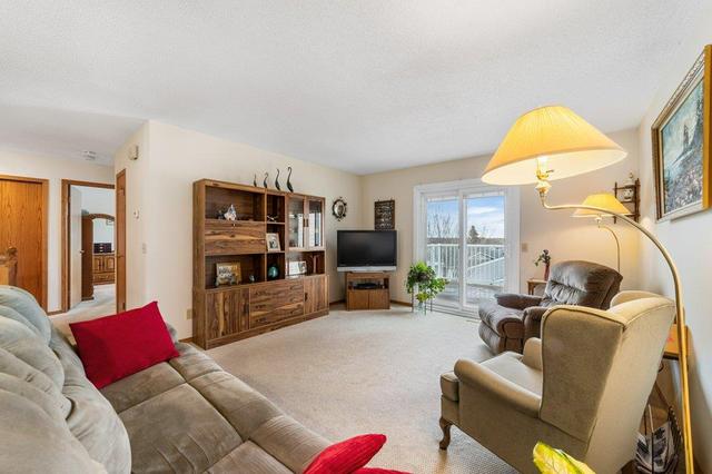 32 Macewan Park Heights Nw, Home with 3 bedrooms, 2 bathrooms and 4 parking in Calgary AB | Image 17