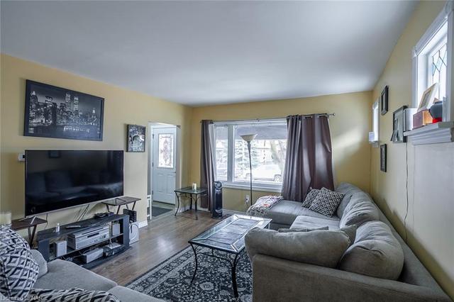 4739 Sixth Avenue, House detached with 3 bedrooms, 1 bathrooms and null parking in Niagara Falls ON | Image 8