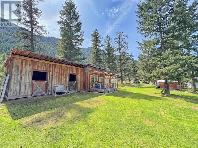 2446 Hwy 3, House other with 2 bedrooms, 2 bathrooms and null parking in Central Kootenay B BC | Image 30